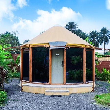 Shanti Resorts Valsad Exteriör bild