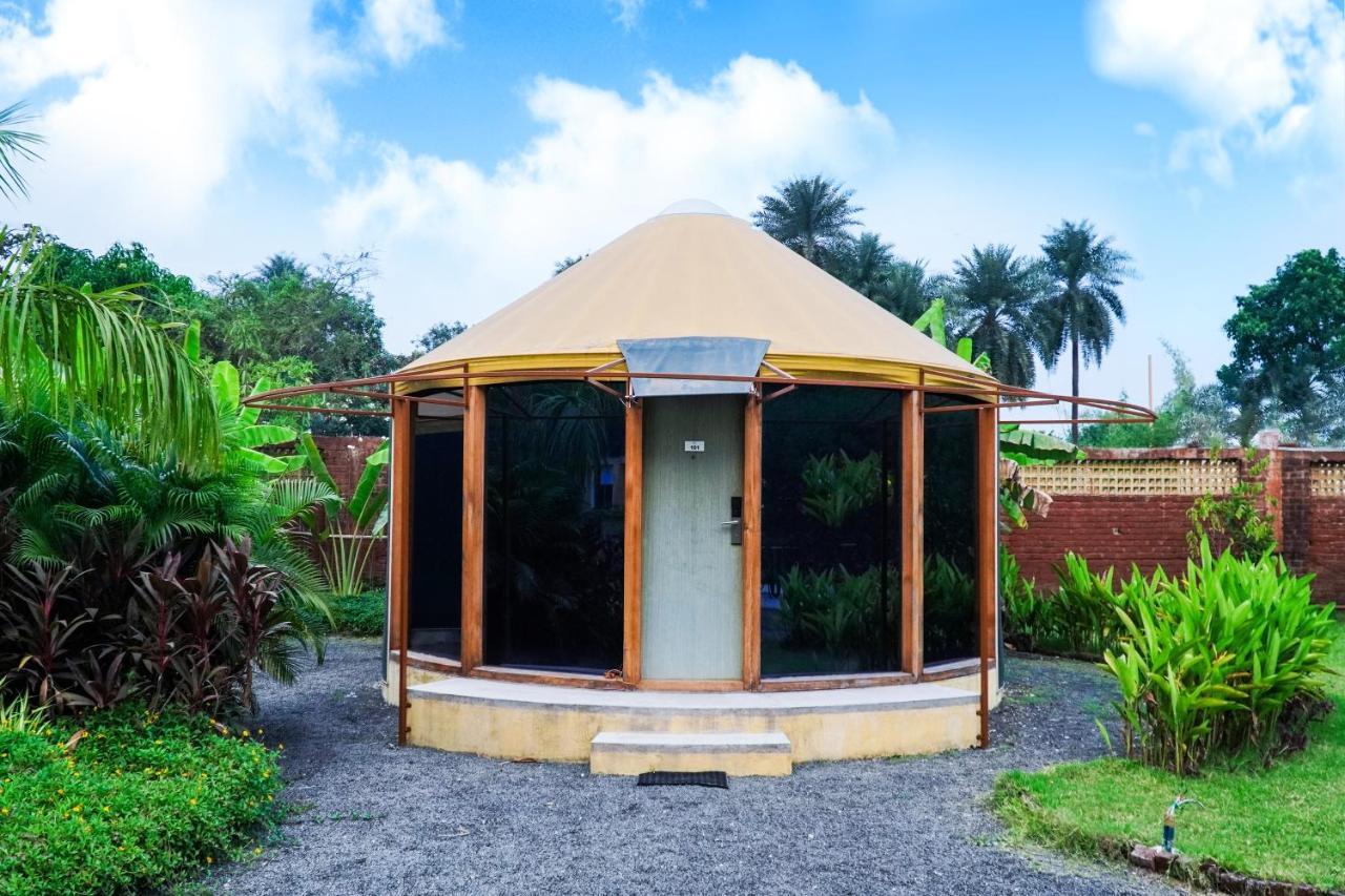 Shanti Resorts Valsad Exteriör bild