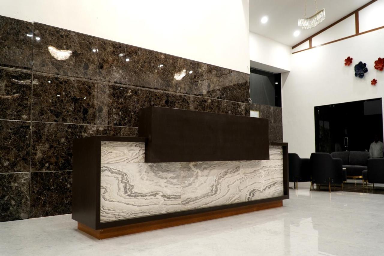 Shanti Resorts Valsad Exteriör bild